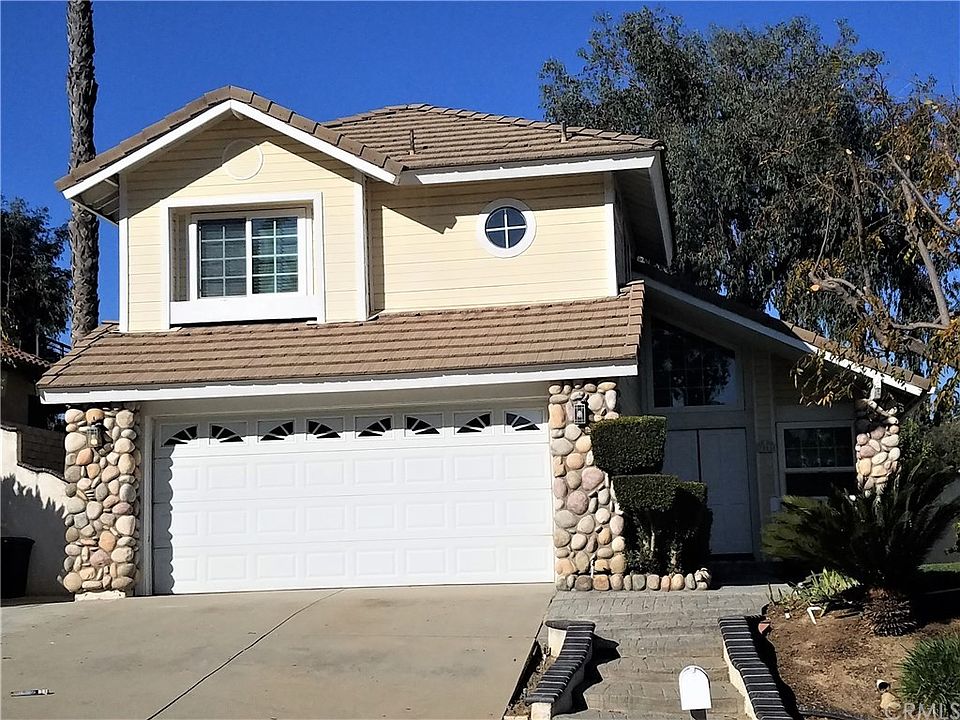 1st image of 3066 Oakcrest Dr