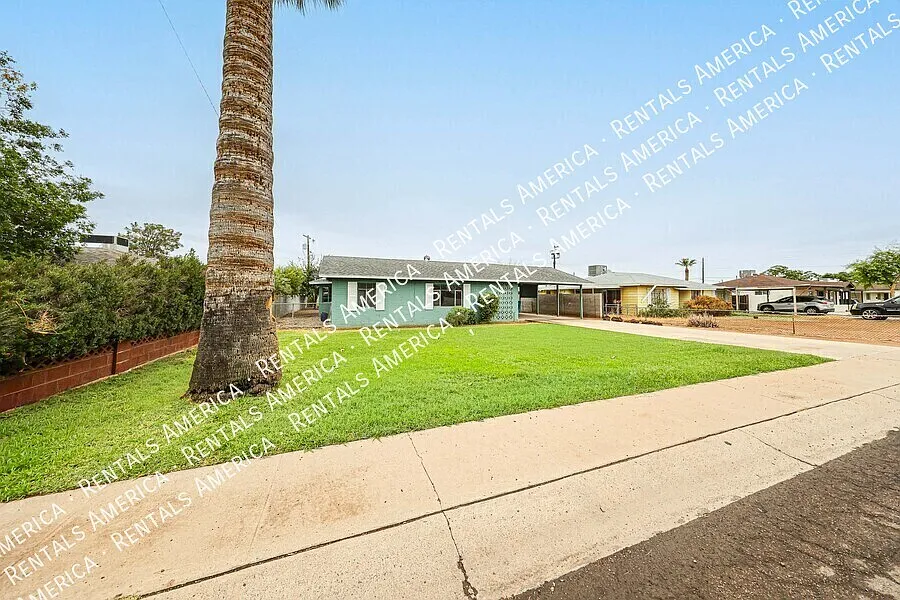 Charming Single Story 3 Bed Home in St. Gregory Nieghborhood — Photo 1