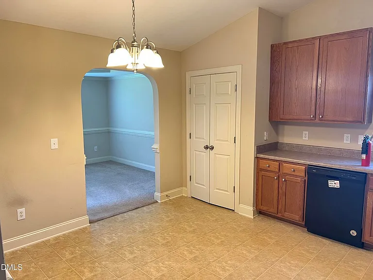 1420 Dexter Ridge Dr — Photo 5
