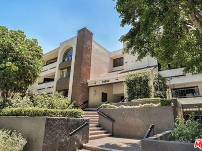 21650 Burbank Blvd Unit 211, Woodland Hills, CA, 91367