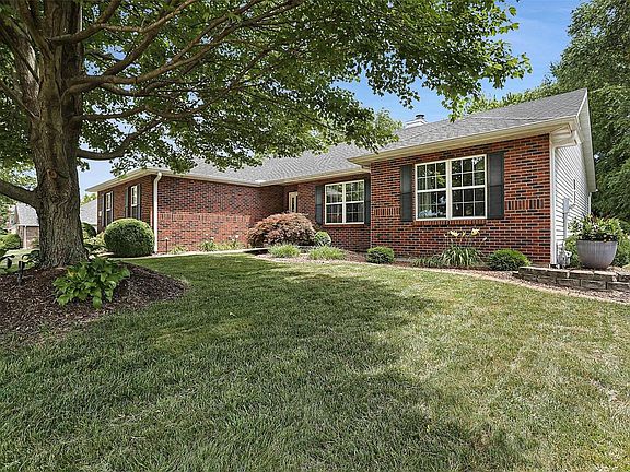 2nd image of 6 Fox Mill Dr