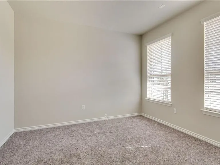 14202 McCoy Loop — Photo 27