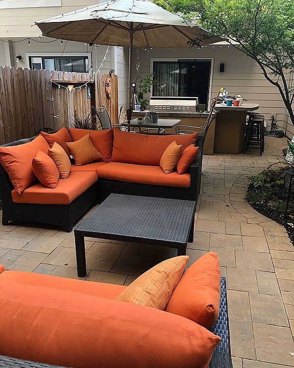 Large backyard entertaining 