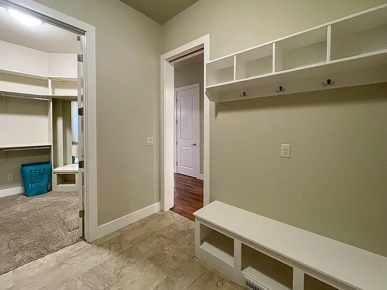 307 E Grove Creek Ln — Photo 40
