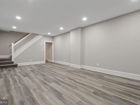 5th image of 698 Center St