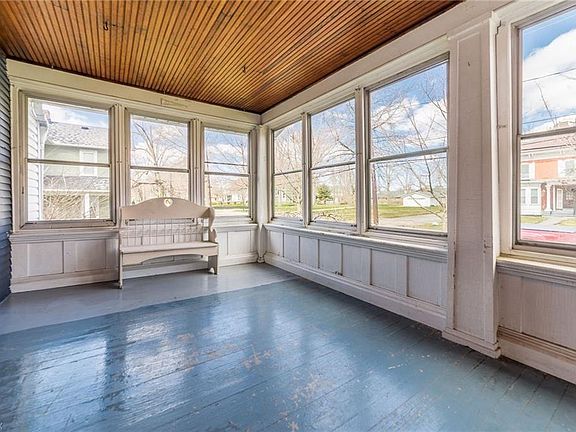 2nd image of 115 Magyar St