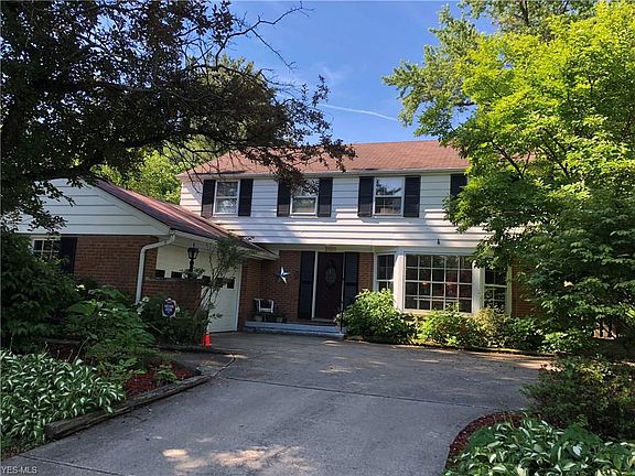 2nd image of 3158 Somerset Dr