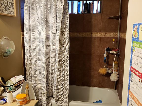 2nd image of 1803 Hawthorn Dr