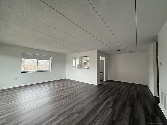 4th image of 21 Hill Rd #5