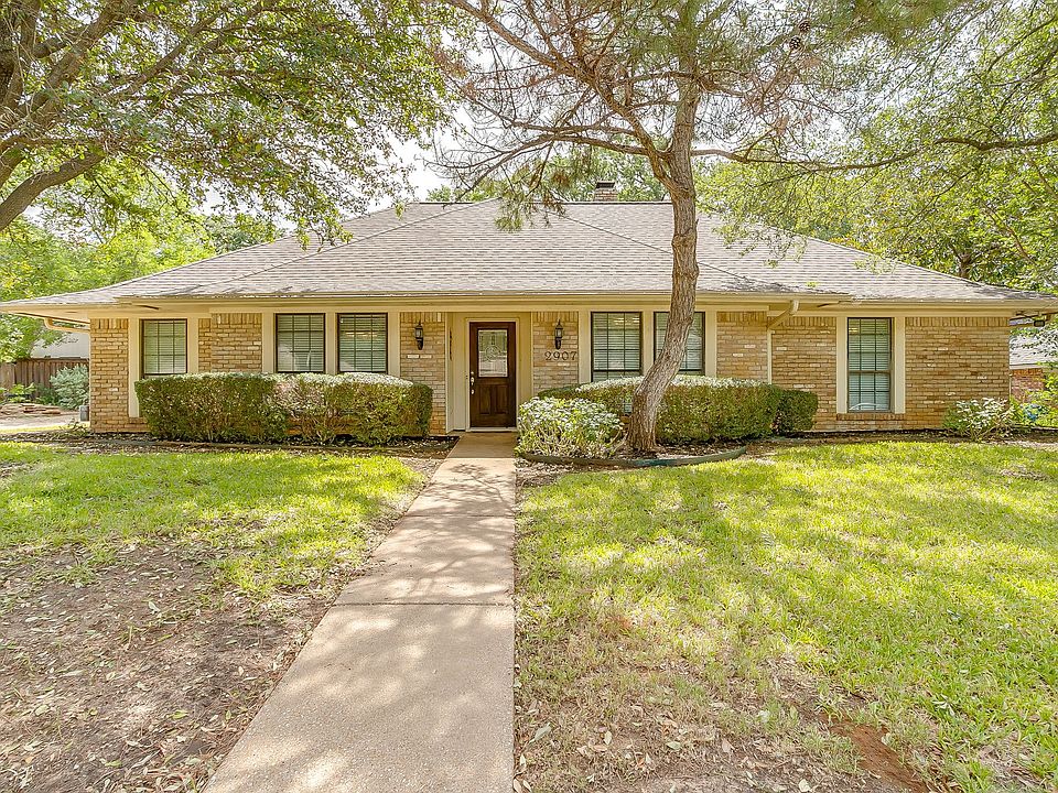 1st image of 2907 Creekwood Dr