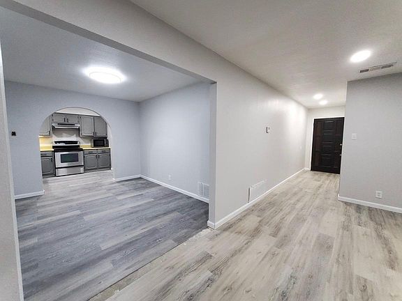Living room/dining room