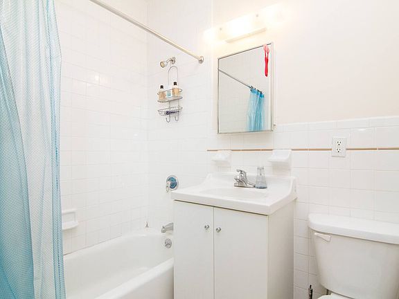 4th image of 248 E 3rd St APT 6