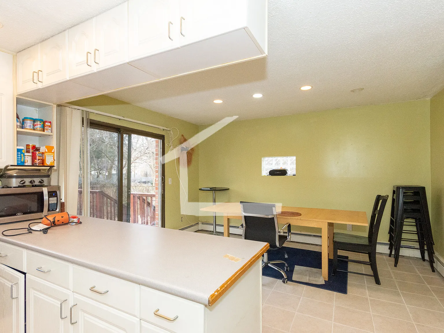 5 bed, 3.5 bath, 2000 sqft, $6,800 — Photo 3