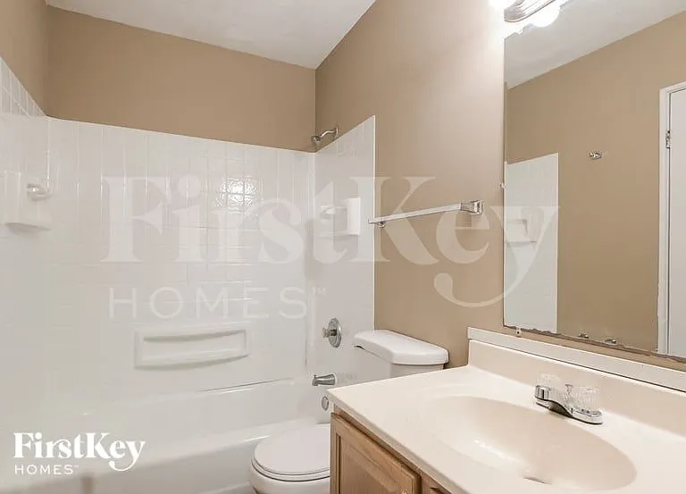 42 Mercury Dr — Photo 10