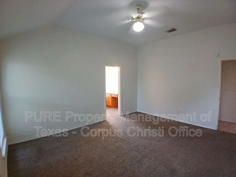 7609 Cold Springs Dr — Photo 15