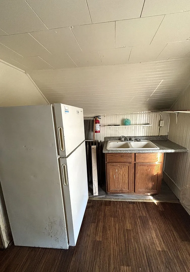 1109 Sycamore — Photo 2