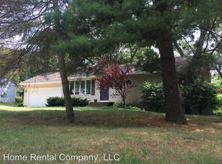 2222 Schimperle Dr NE, Grand Rapids, MI 49525