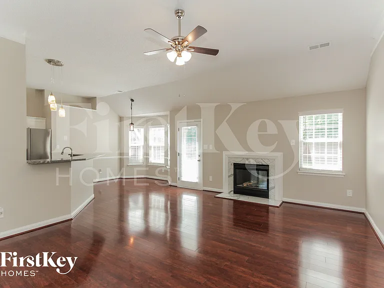 2816 Emerald Meadow Ln — Photo 4