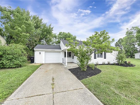 2nd image of 636 Bell Ave