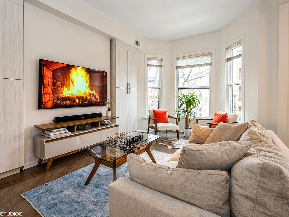1st image of 728 W Aldine Ave APT 3E