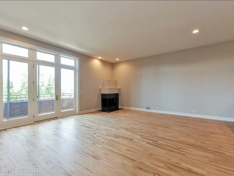 Gas fireplace in the living room