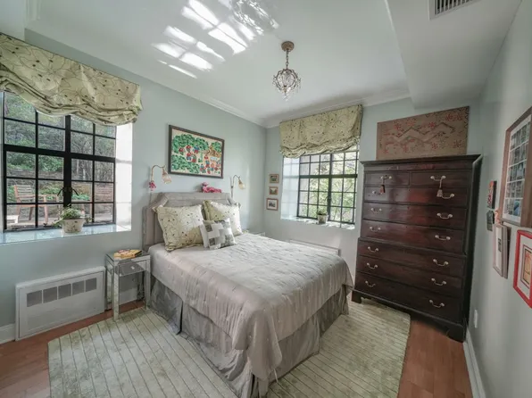 2501 Palisade Avenue image 6 of 22