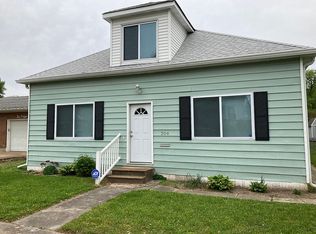 204 N 3rd St, Dupo, IL 62239