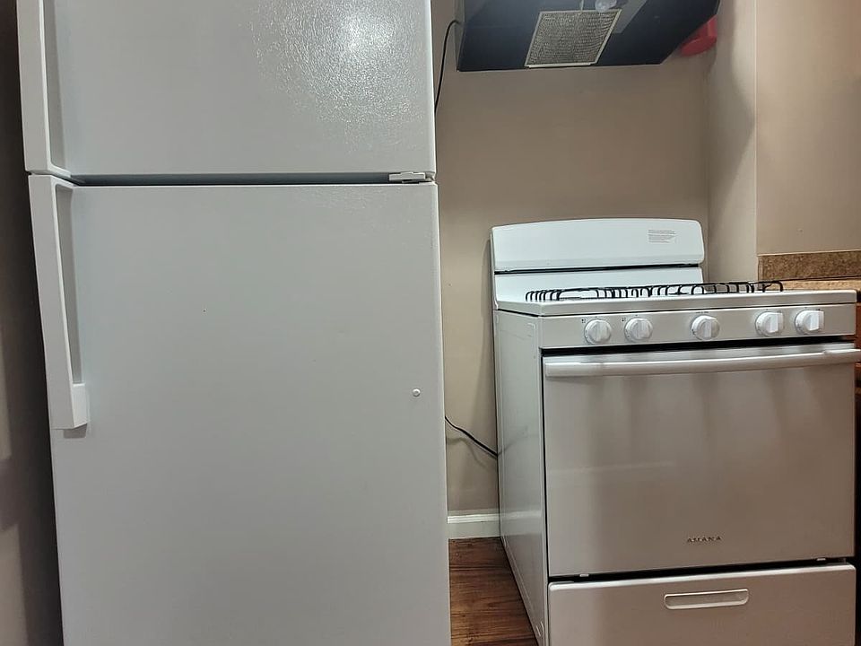 1st image of 320 S Cleburn St #11518911