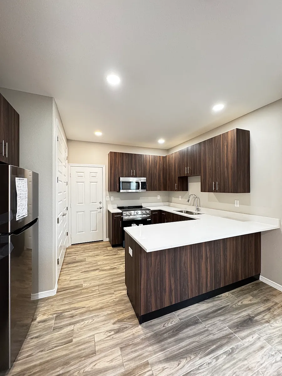 Building Photo - 4100 La Vista Ave #6