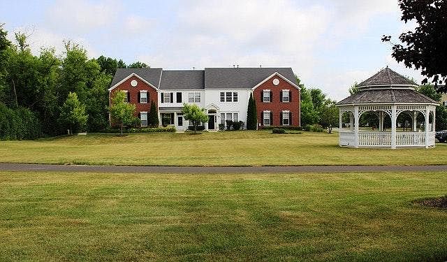 1st image of 454 S Litchfield Dr