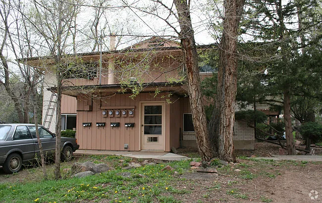 2 bed, 700 sqft, $1,595 — Photo 2