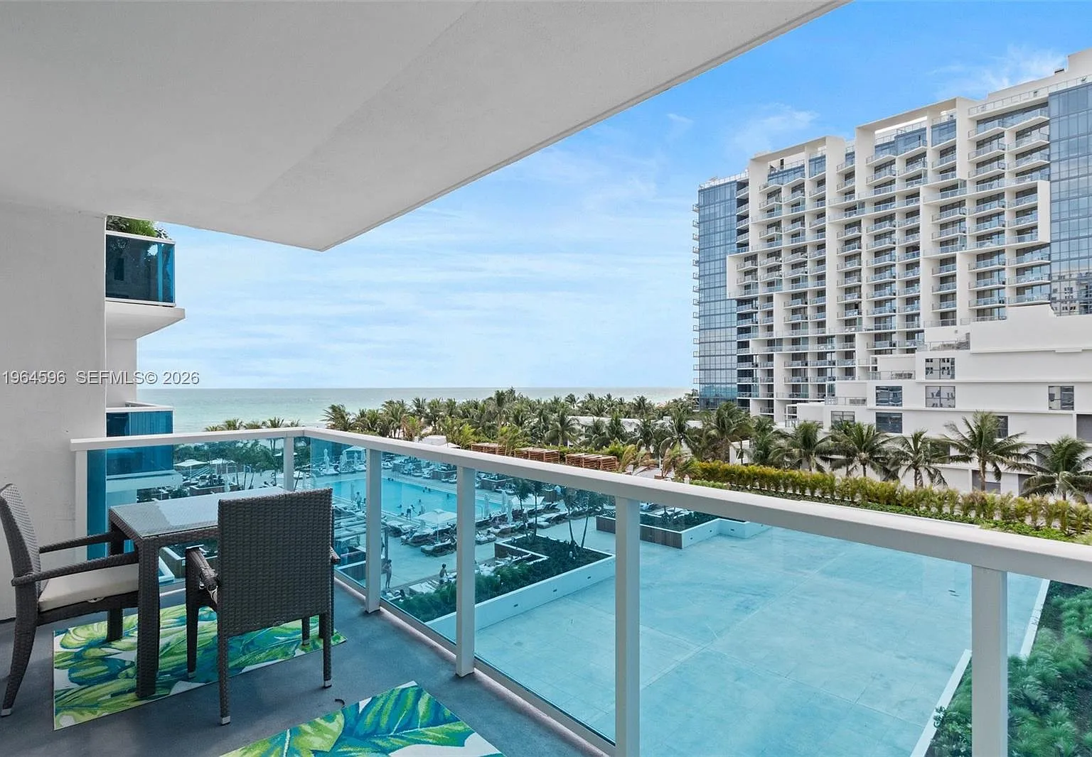 Roney Palace Condo — Photo 1