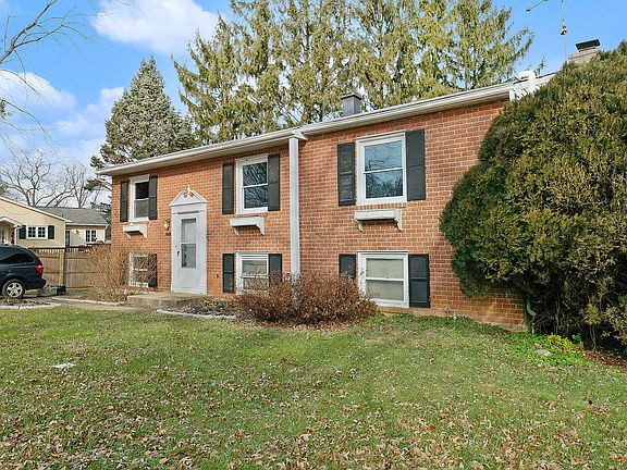 3rd image of 219 Sacred Heart Ln