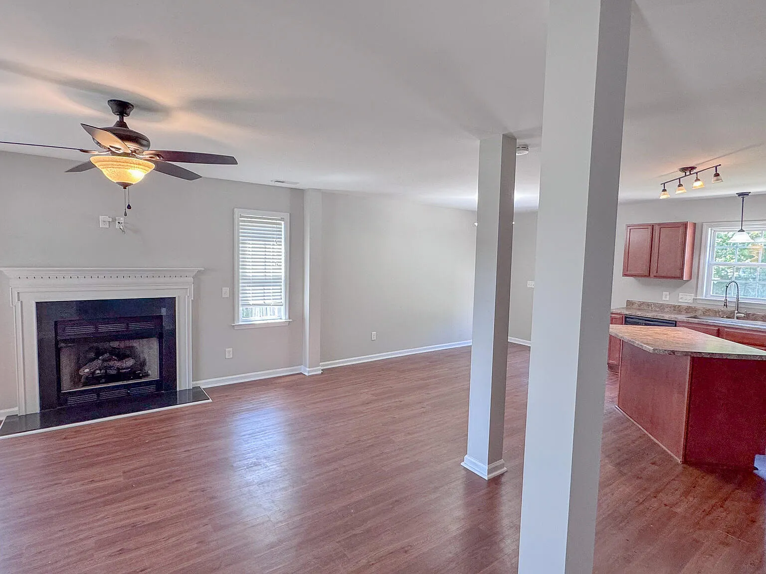 3 bed, 2.0 bath, 1275 sqft, $1,850 — Photo 4