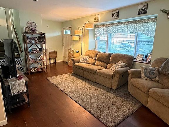 3rd image of 16 Wickom Ave