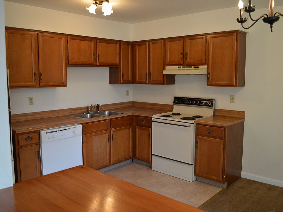 2nd image of 4 Pine Park Ter #B