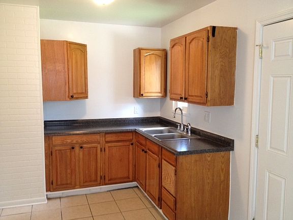 3rd image of 4047 Breton St