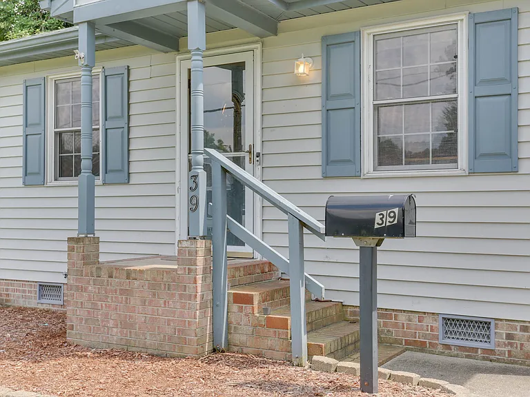 39 Appomattox Ave — Photo 4