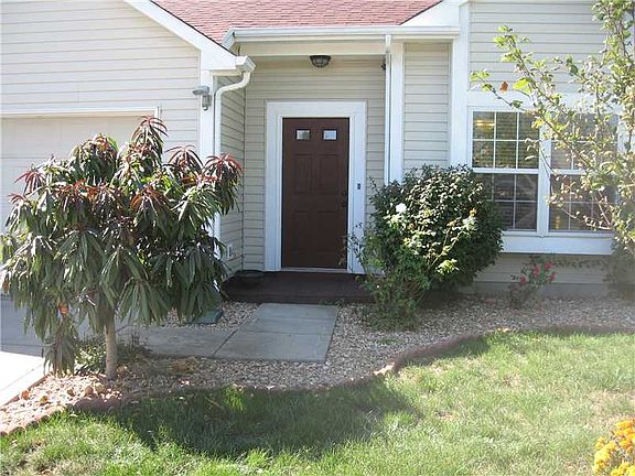 2nd image of 1294 Blue Grass Pkwy