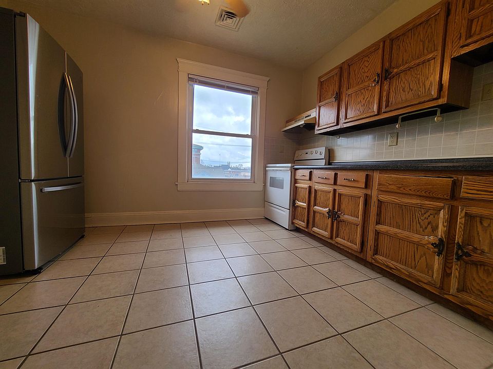 1st image of 504 Lww APT 3