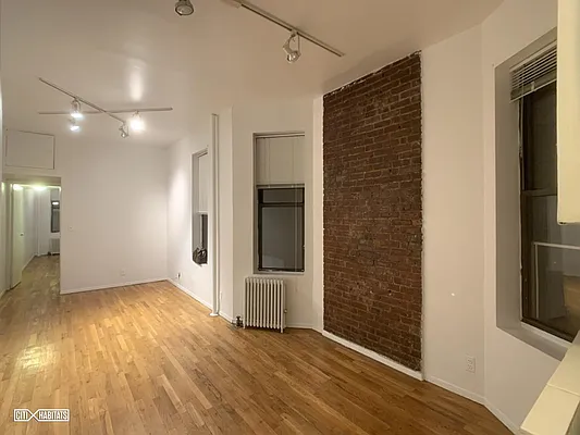 Rented by Citi Habitats | media 25