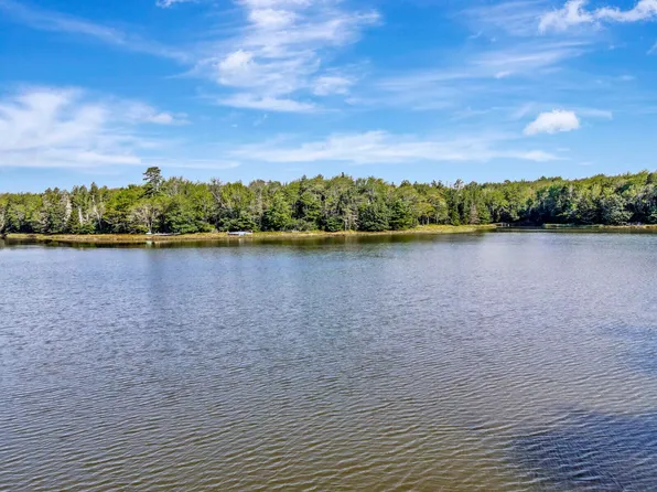 144 Scraggle Point Road, Saint George, ME 04859