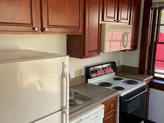 3rd image of 441 Highland Ave SW APT E