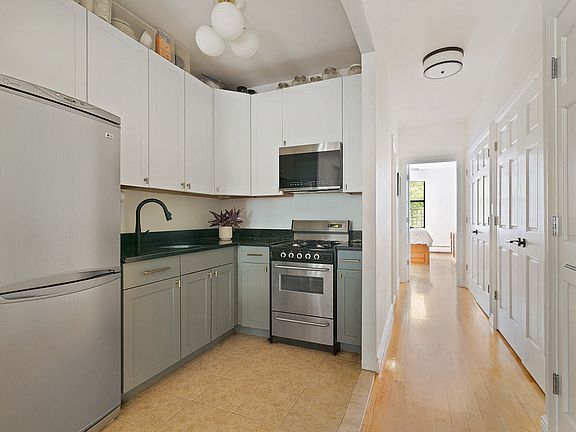 2nd image of 270 1st St APT 2B