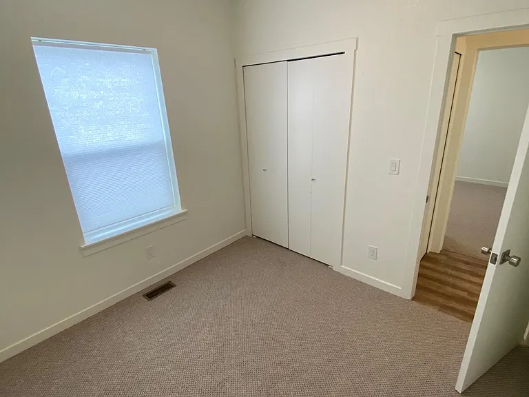 2502 W Saint Vrain St — Photo 5