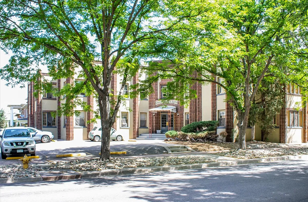 Cheesman Park Apartment — Photo 1