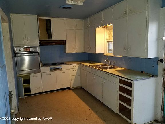 4th image of 1700 N Washington St