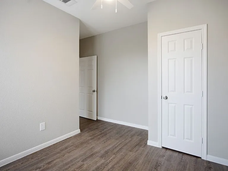 611 Carpenter Ave — Photo 15