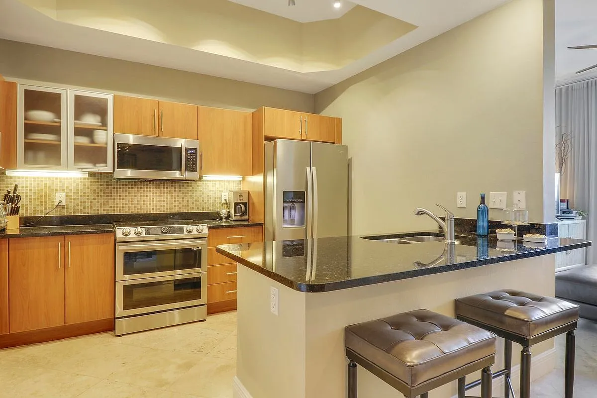 2 bed, 2.0 bath, 1114 sqft, $3,200 — Photo 3
