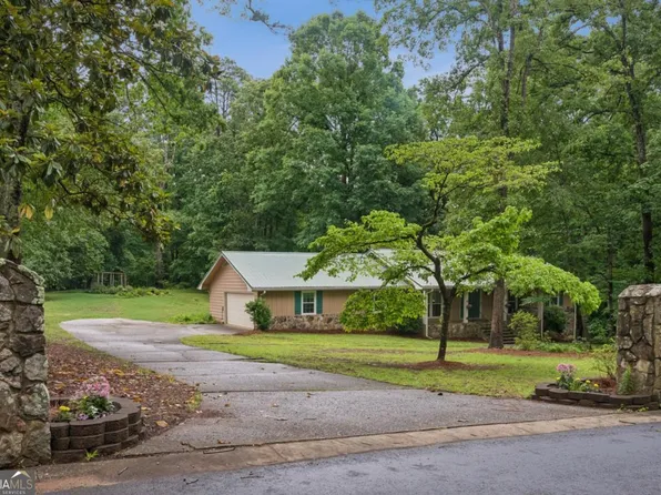 845 Wagon Wheel Cir, Fayetteville, GA 30214